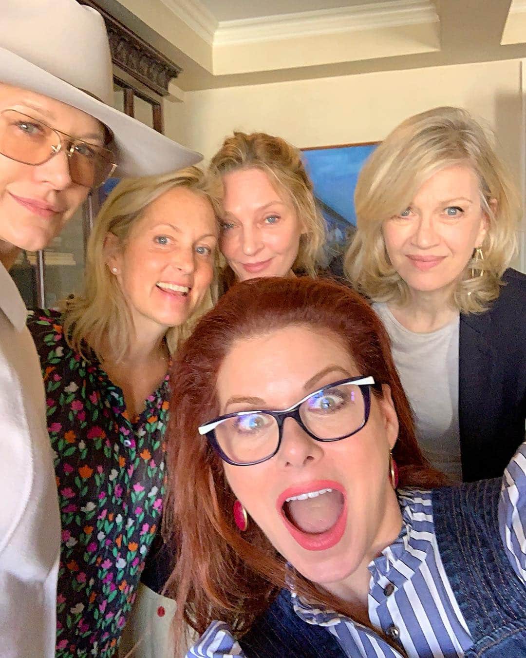 デブラ・メッシングさんのインスタグラム写真 - (デブラ・メッシングInstagram)「The blondes let in a red head! 👩🏻‍🦰I love so much gathering with fabulous women ( and one gay man) for some yummy food and camaraderie! @therealaliwentworth @nancyjarecki @umathurman @dianesawyer @mrjesscagle @carlagugino. I wish I had pictures of the other lovely ladies. #leanonyourfriends #friendswhoarefamily」3月15日 5時44分 - therealdebramessing