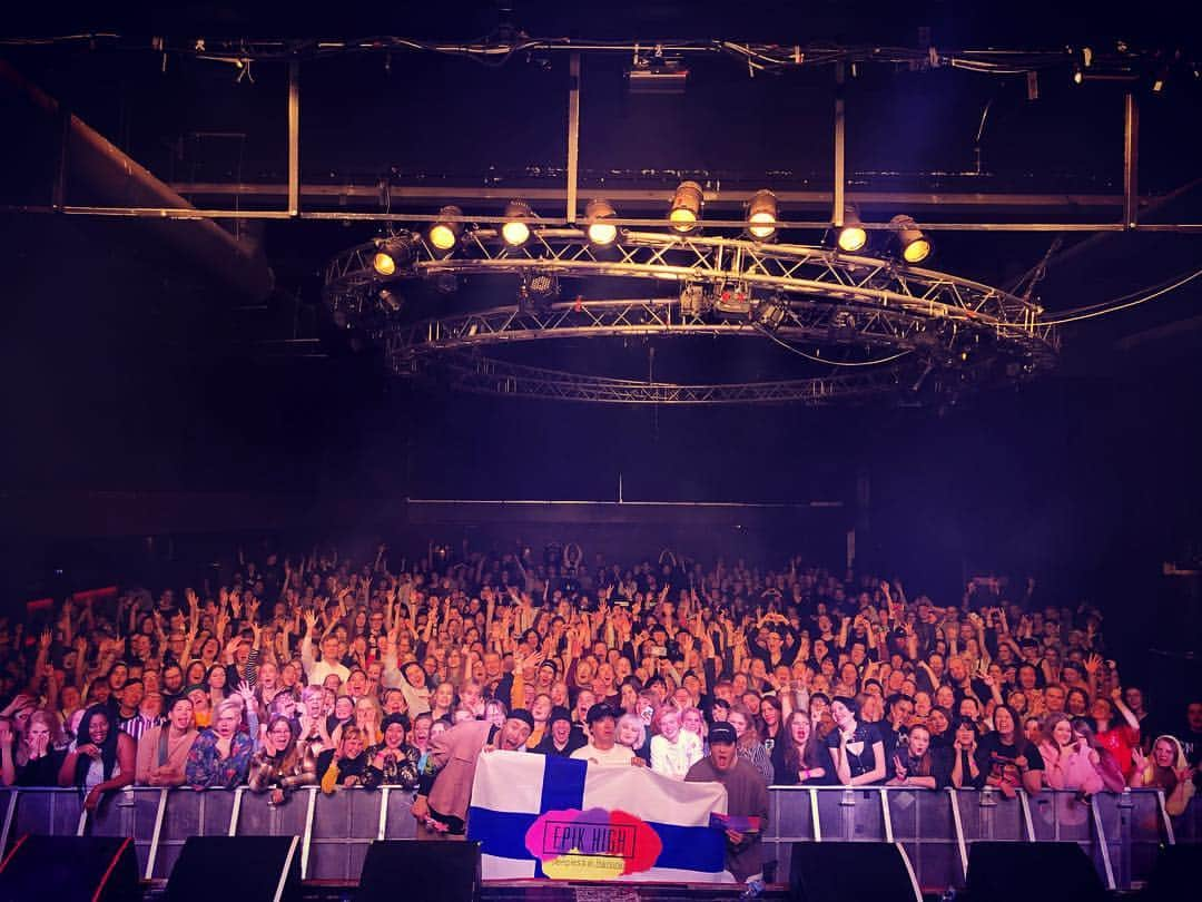 ミスラ・ジン さんのインスタグラム写真 - (ミスラ・ジン Instagram)「Helsinki!!!!! 👍👏🙏🎉 #epikhigh #Helsinki」3月15日 5時53分 - realmithrajin