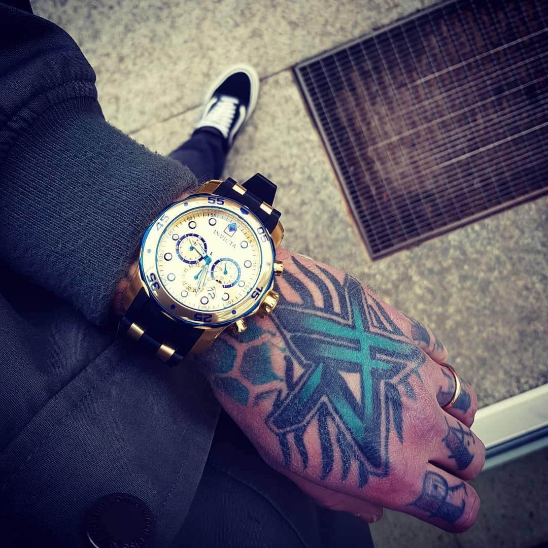 Zebraheadさんのインスタグラム写真 - (ZebraheadInstagram)「Awesome watch! I guess the tattoo is kinda cool too! #Zebrahead #rolex #braininvaders #handtattoo @alex_minority」3月15日 6時01分 - zebraheadofficial