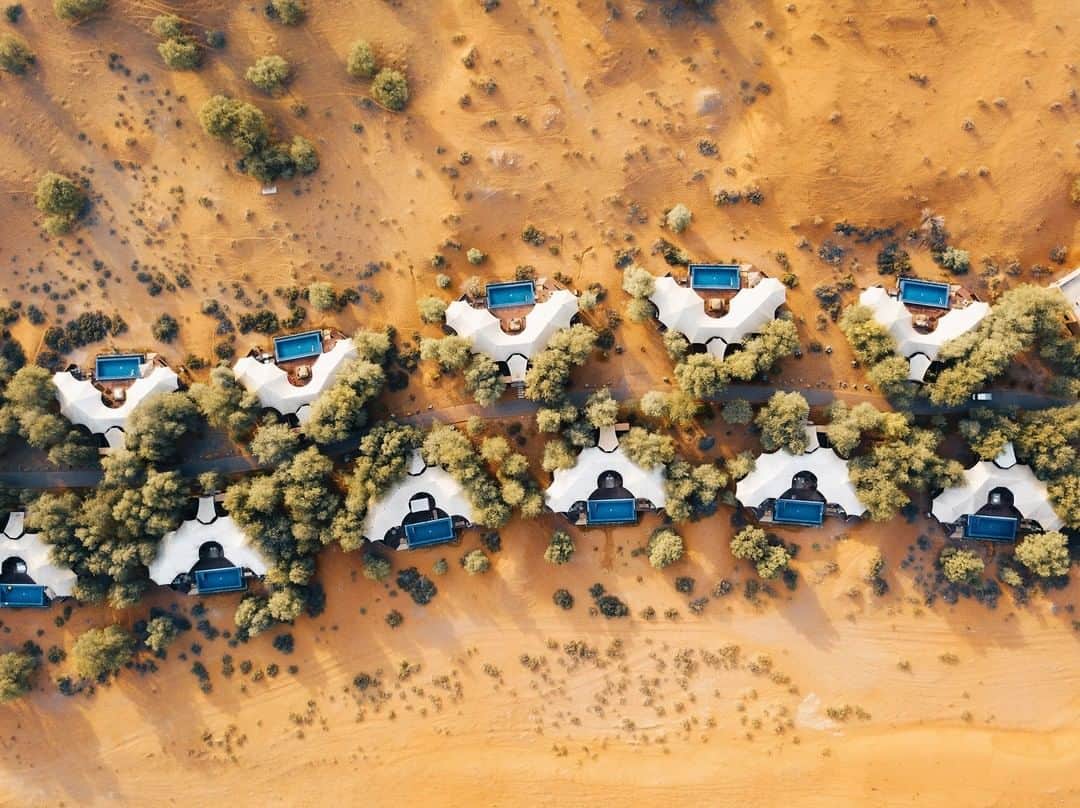 リッツ・カールトンさんのインスタグラム写真 - (リッツ・カールトンInstagram)「Escape to the secluded villas and vast desert beauty of The Ritz-Carlton #RasAlKhaimah, #AlWadiDesert for unlimited moments of peace. #AlWadi #UAE #UnitedArabEmirates #desert #villa #sunshine #peaceful #escape #getaway #sand #aerialphotography #pool #travel #travelgram #Instatravel #traveldiaries」3月15日 6時30分 - ritzcarlton