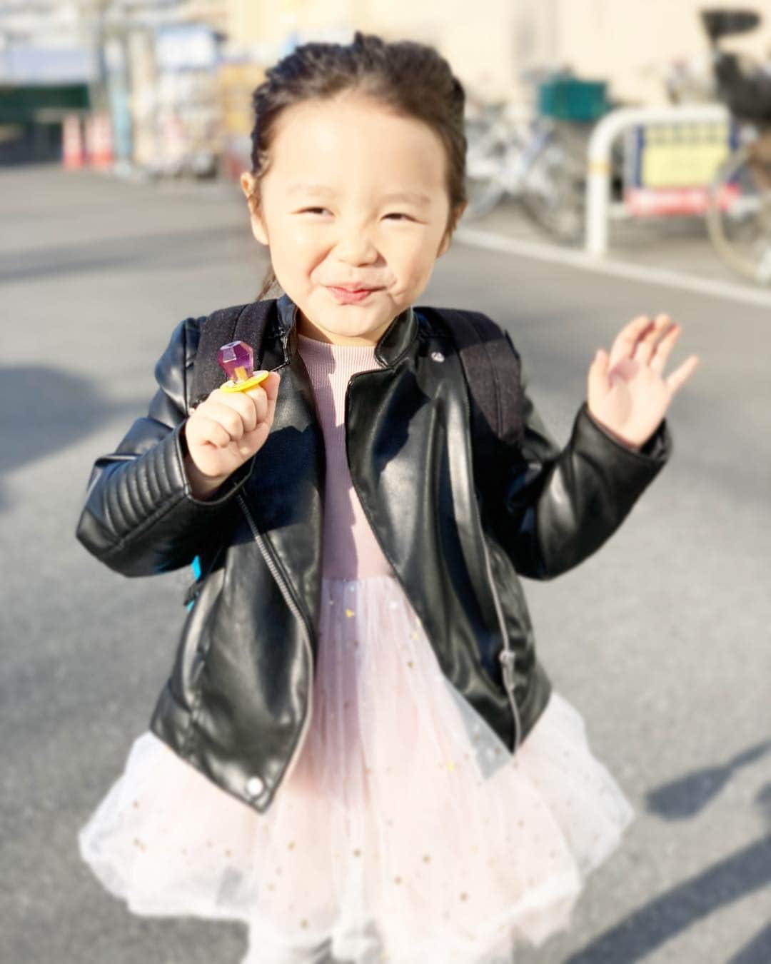 内藤陽子のインスタグラム：「私はね、まだまだ新米ママだと思う。だからさ、全てを理解してあげるまでに時間がかかるんだ。ごめんね。 でもね、ニコが好きなもの、ニコを笑顔にさせられる事、一番そばにいて、いっぱい学んでるんだ。 だから、だからね、ママは世界で一番あなたを愛してるって事だけは、忘れないで。安心していいんだよ。ママはニコだけのママだから…」