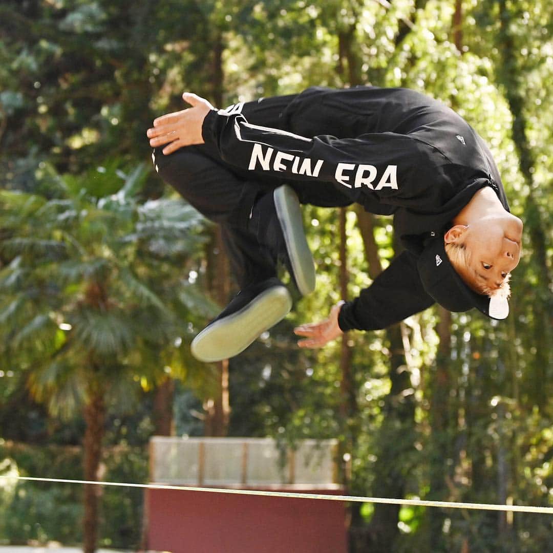 のインスタグラム：「「ニューエラ」のスポーツウェアコレクション、Performance Apparel(パフォーマンスアパレル)。 #NewEra #ニューエラ #NewEraJapan #PerformanceApparel #パフォーマンスアパレル #Slackline #スラックライン」