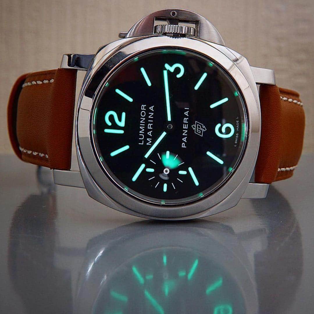 パネライさんのインスタグラム写真 - (パネライInstagram)「The iconic Logo Dial #Panerai #PAM005 44mm Luminor Marina. Pic by @swisswatchfan #paneraicentral」3月15日 7時01分 - paneraicentral