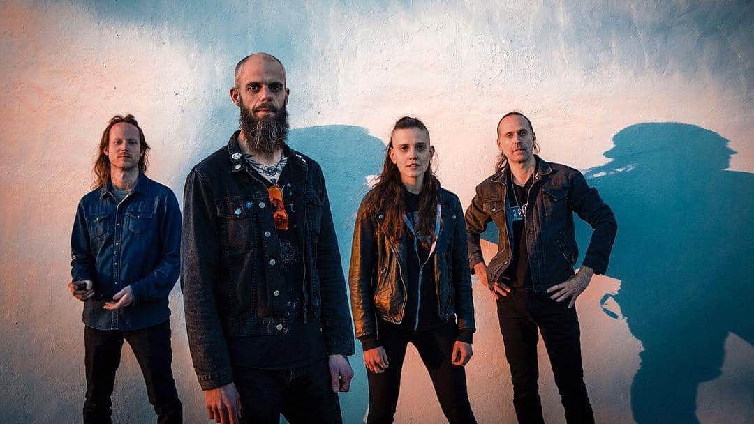 Revolverさんのインスタグラム写真 - (RevolverInstagram)「Fresh off the reveal of their forthcoming album's stunning cover painting, @yourbaroness have unleashed the studio version of their new song "Borderlines," along with its mind-bending music video. It's going to fuck you up. See it, link in bio 📸: @jimmyhubbard」3月15日 7時07分 - revolvermag