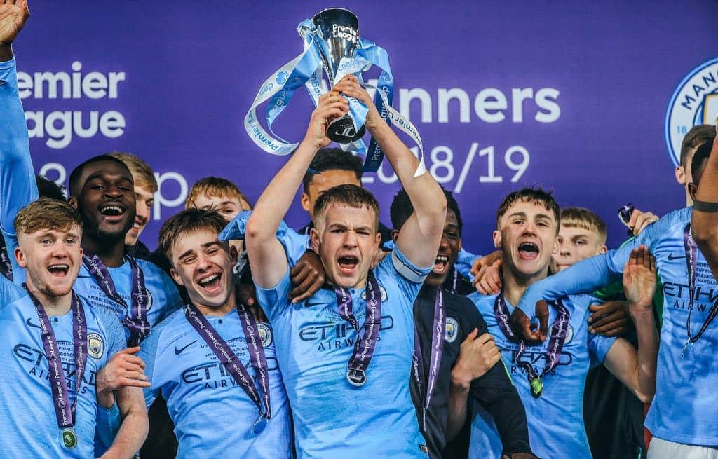 マンチェスター・シティFCさんのインスタグラム写真 - (マンチェスター・シティFCInstagram)「U18 PREMIER LEAGUE CUP WINNERS 🏆💙 #mancity」3月15日 7時24分 - mancity