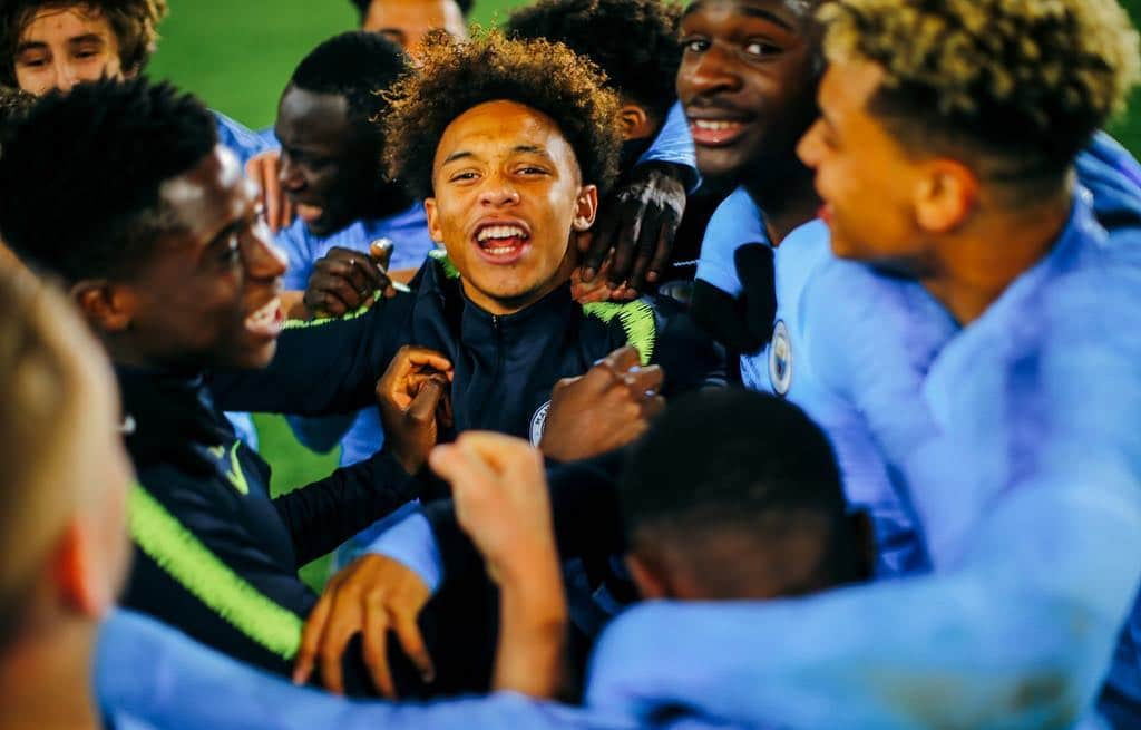 マンチェスター・シティFCさんのインスタグラム写真 - (マンチェスター・シティFCInstagram)「U18 PREMIER LEAGUE CUP WINNERS 🏆💙 #mancity」3月15日 7時24分 - mancity