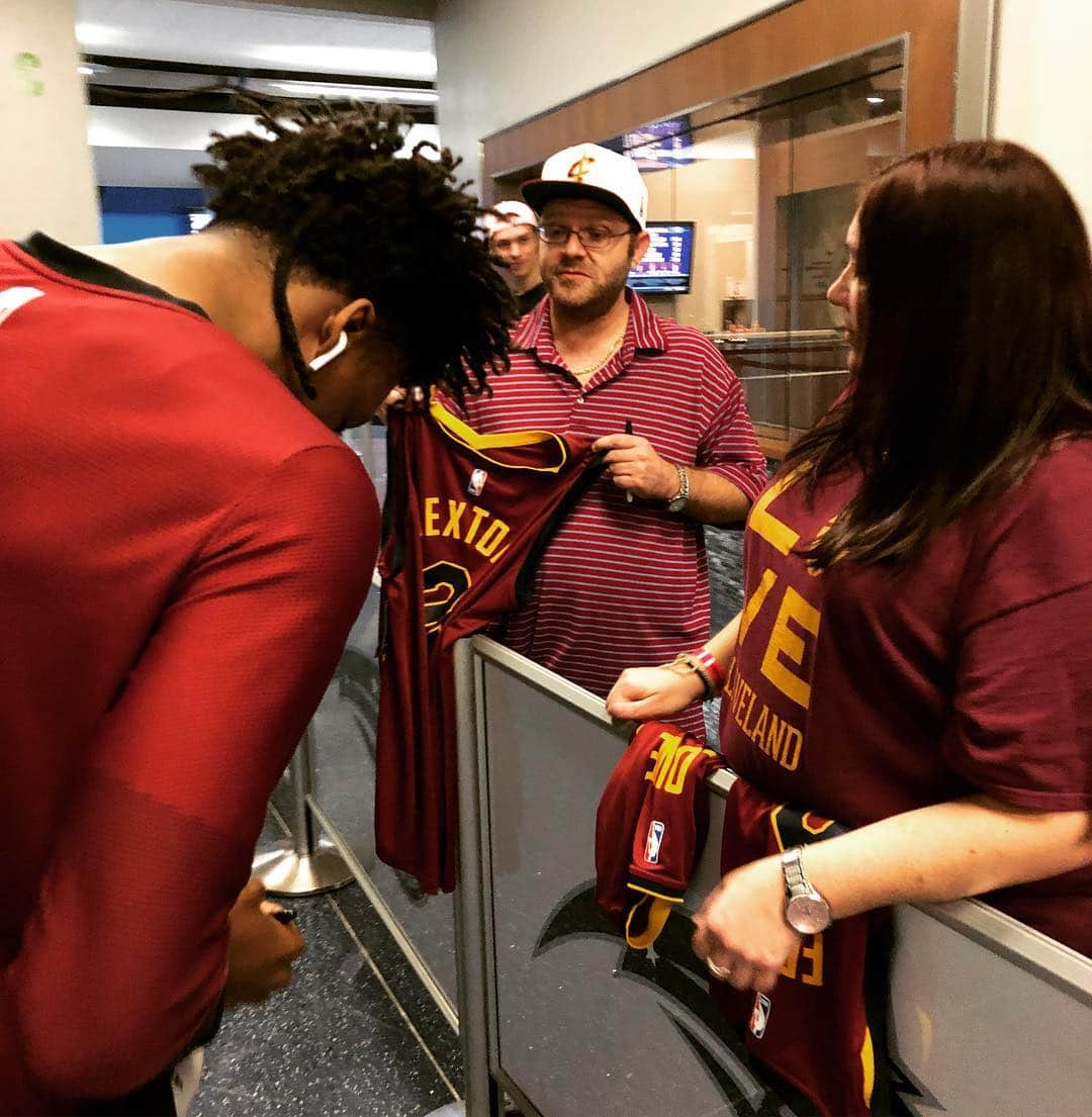 キャブスさんのインスタグラム写真 - (キャブスInstagram)「Man of the people. #ThisIsWhyWePlay」3月15日 7時33分 - cavs