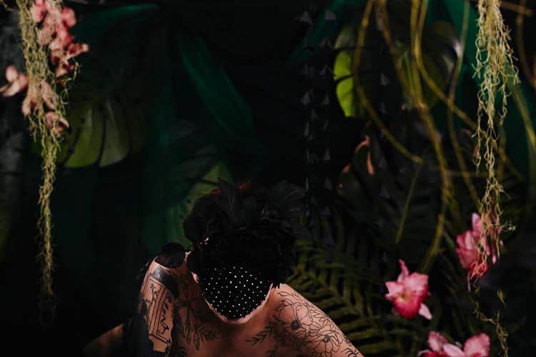 ピアーズアトキンソンさんのインスタグラム写真 - (ピアーズアトキンソンInstagram)「‘All The Rage’ #COUTURE2019 Look 35 Puma Black mask with Crocodylus niloticus  tears #⚫️ #💀 #🖤 | Photography @leighkeily | Muse @auntpetuniasfriendz | #piersatkinson #bespoke #oneofakind #homosapiens #bone #☠️ #couture #mask #swarovski #crystal #‼️」3月15日 7時46分 - piersatkinson