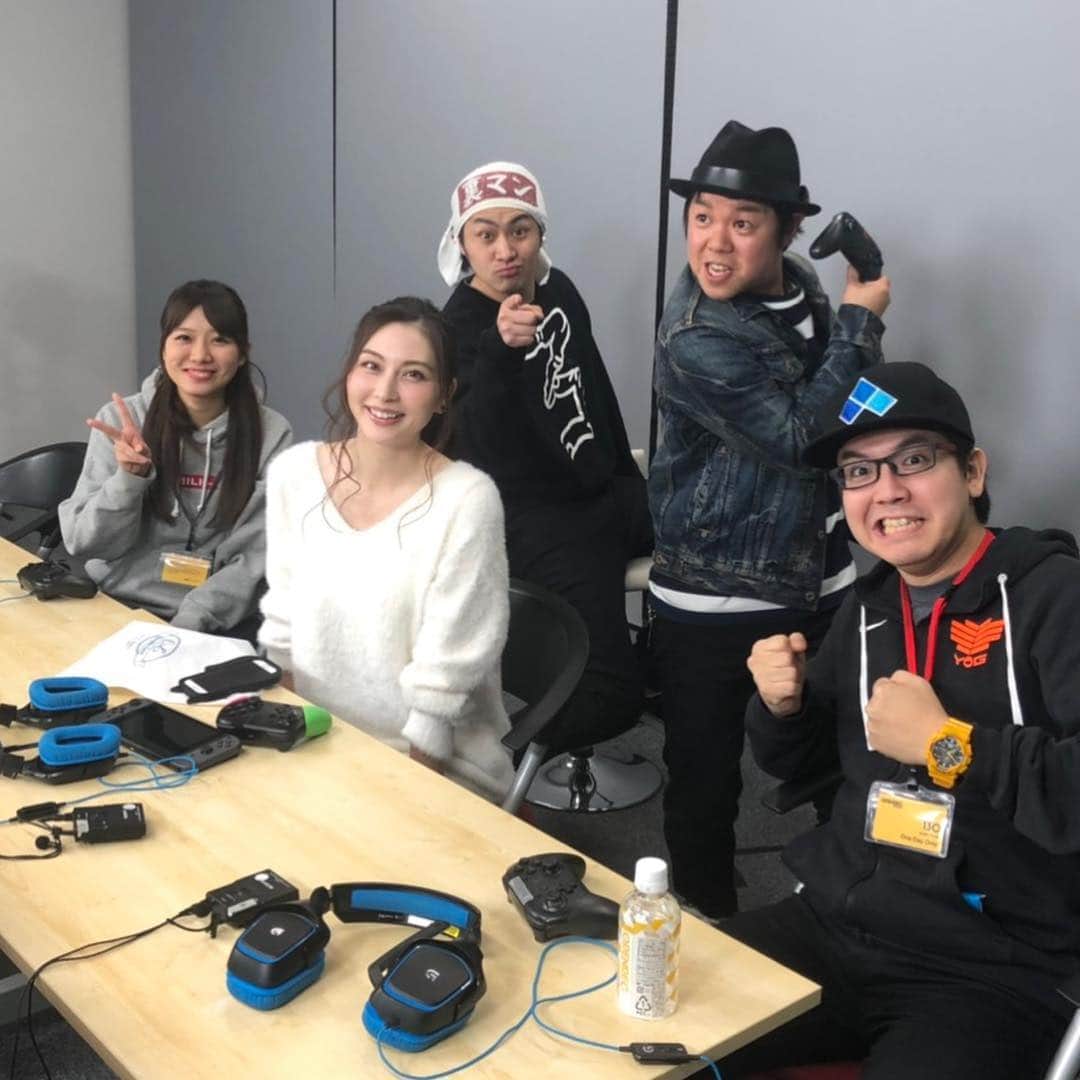 大塚まゆりのインスタグラム：「今月も『おじゲー』に出させていただきました^ ^ 今回もとても楽しく、終始笑いっぱなしの生配信でした❗️人を笑顔にできる芸人さん達、本当尊敬するな〜✨ #model #hairmake #makeup #gamergirl #nintendoswitch #splatoon2 #任天堂スイッチ #スプラトゥーン2 #ゲーム女子 #スプラトゥーン大好き」