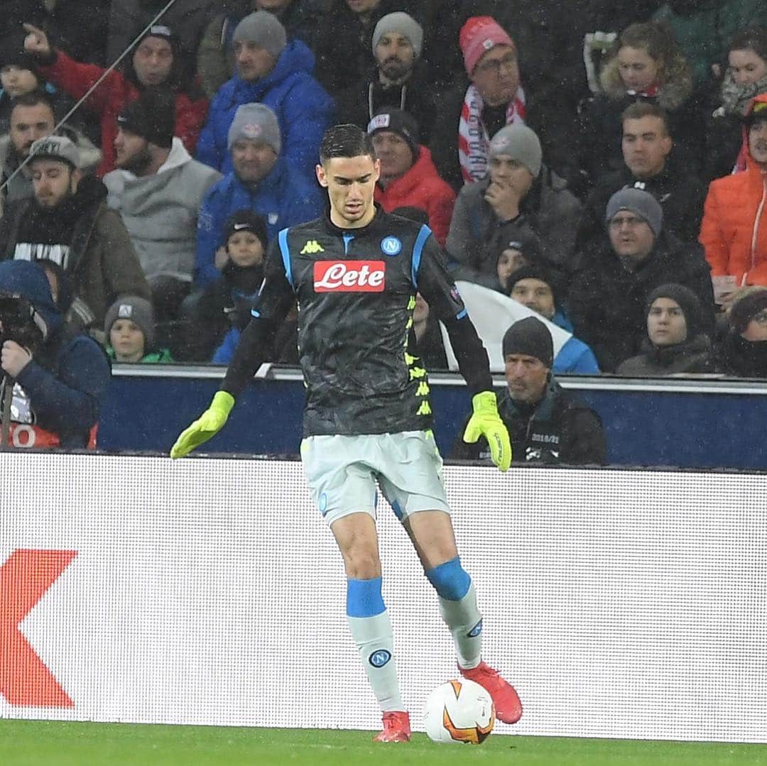 アレックス・メレットのインスタグラム：「Sapevamo che sarebbe stata una partita difficile ma l’importante era passare il turno e l’abbiamo fatto! Testa già a domenica! 💪🏼💙 #forzanapolisempre」