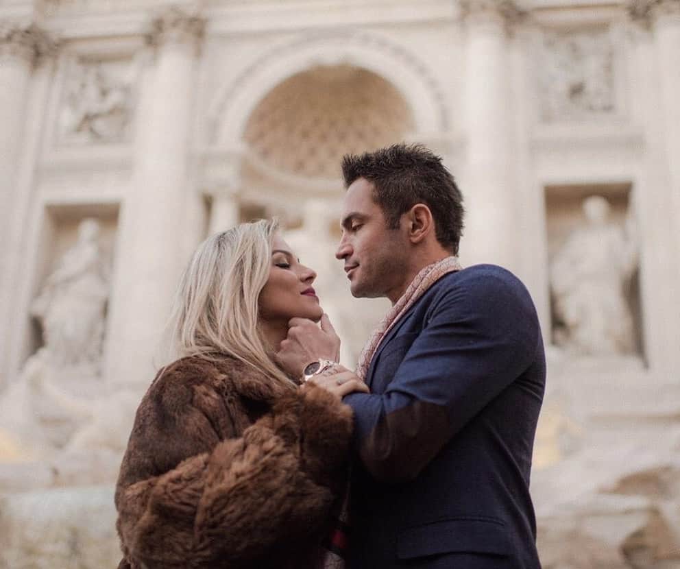 アレッサンドロ・ローザ・ヴィエイラのインスタグラム：「#TBT de ❤️❤️👸🏼#Roma 🇮🇹 @lilifariav」