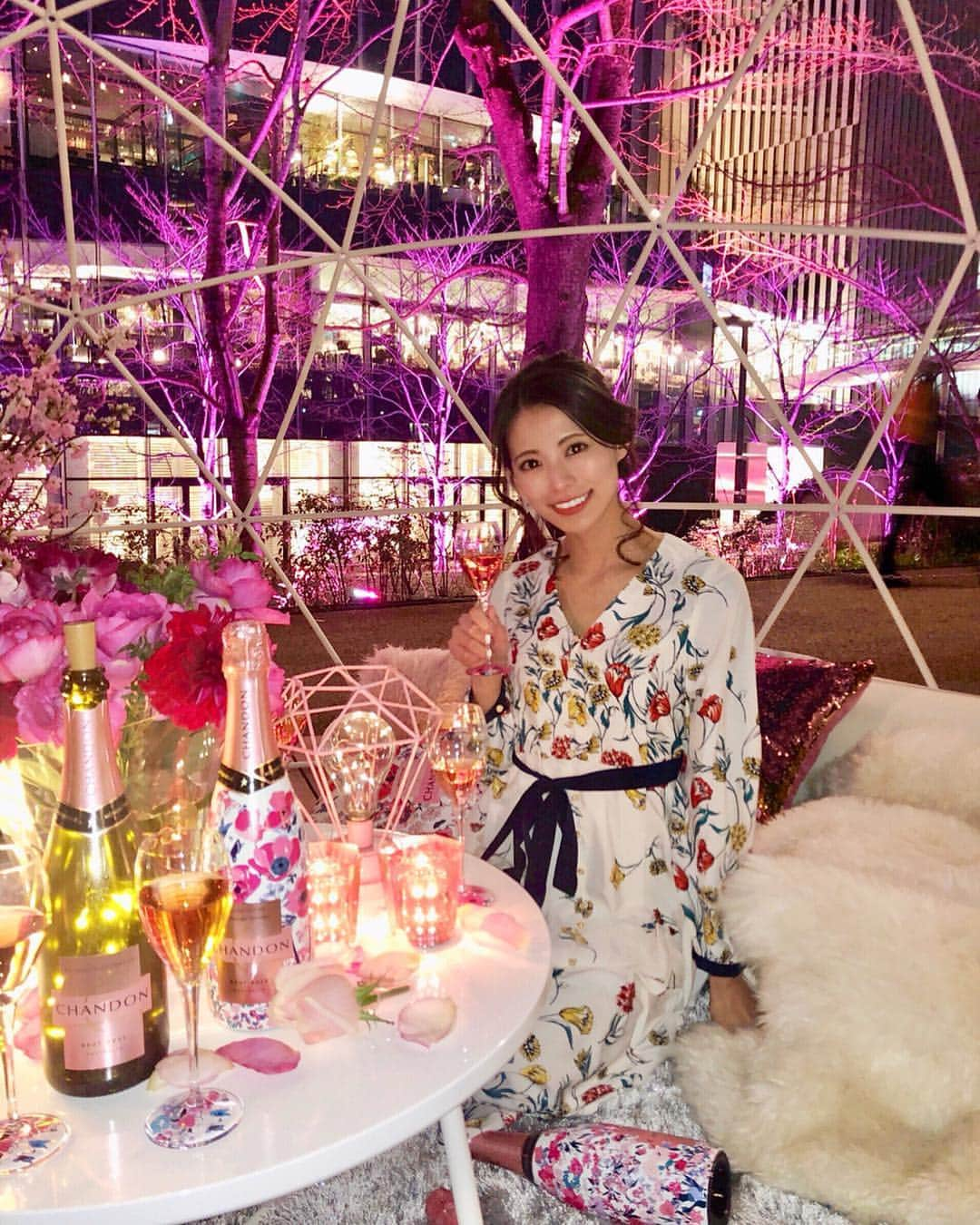 橘沙奈さんのインスタグラム写真 - (橘沙奈Instagram)「* CHANDON Blossom Loungeの オープニングパーティーに行ってきました🥂.*･ﾟ 六本木の東京ミッドタウンガーデンで、 3月15日～4月14日で開催されます❁⃘*.ﾟ * お花をモチーフにしてるから ピンクの空間で可愛かった´ω`🌸 * #ohanamichandon #chandon #cherryblossom #champagne #tokyo #roppongi #お花見シャンドン #お花見 #桜 #シャンドン #シャンパン #🥂 #🌸」3月15日 8時13分 - an.an.0706