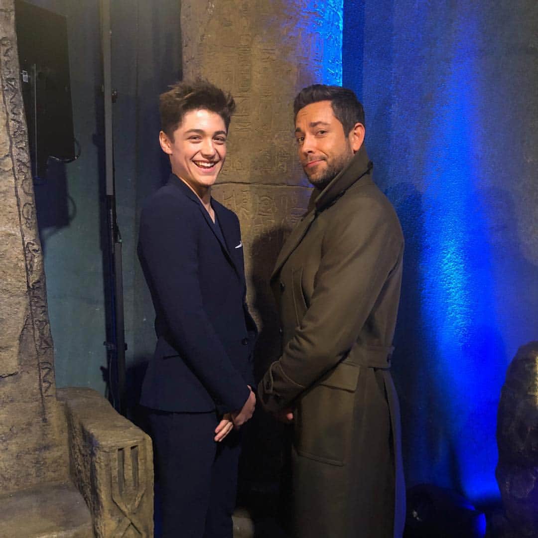 Warner Bros. Picturesさんのインスタグラム写真 - (Warner Bros. PicturesInstagram)「TORONTO ⚡️ Follow along to see more of the #SHAZAM World Tour!」3月15日 8時21分 - wbpictures