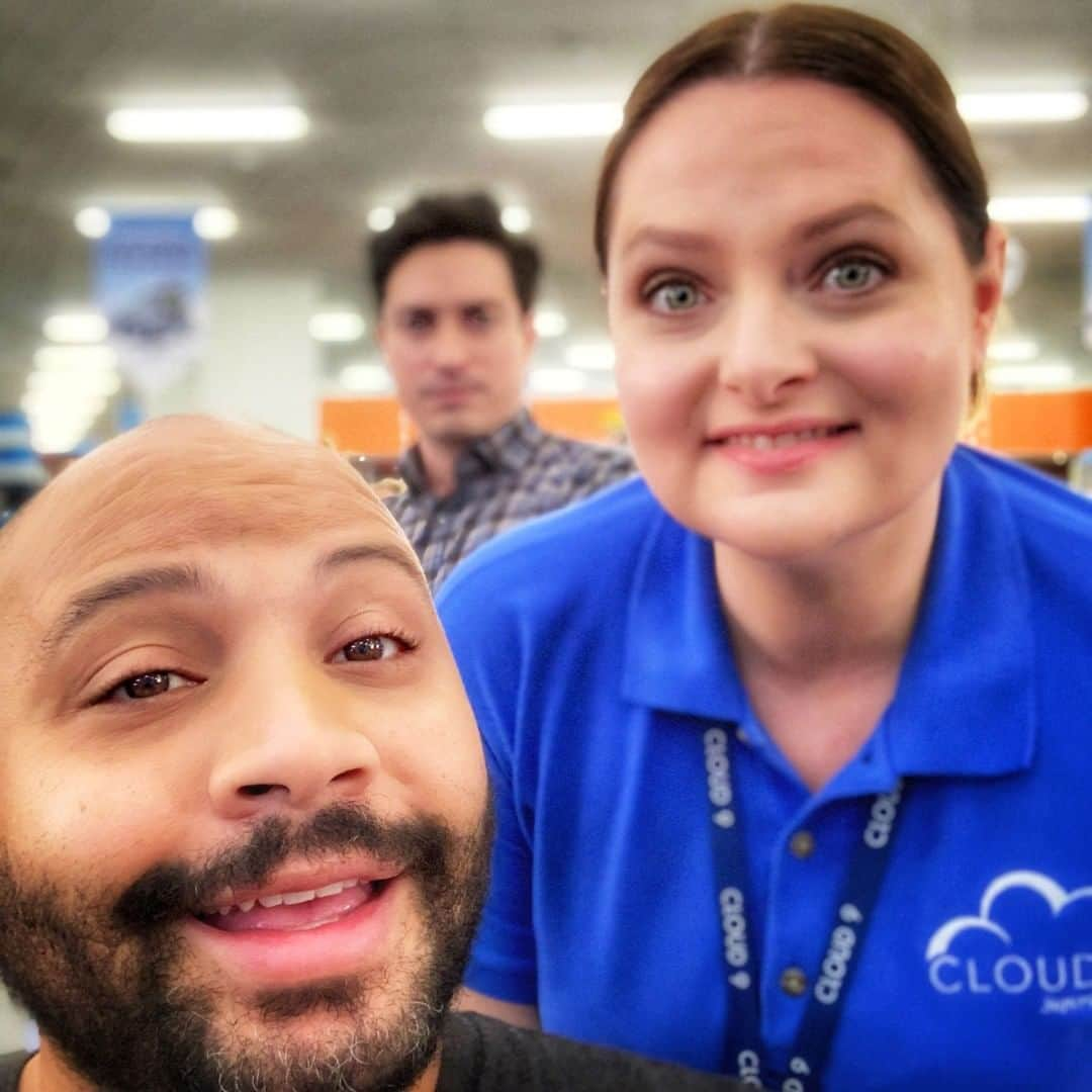 コルトン・ダンさんのインスタグラム写真 - (コルトン・ダンInstagram)「Let’s see those 👍🏽👍🏿👍🏾👍🏻 if you’re ready for #Superstore tonight!」3月15日 8時27分 - captdope