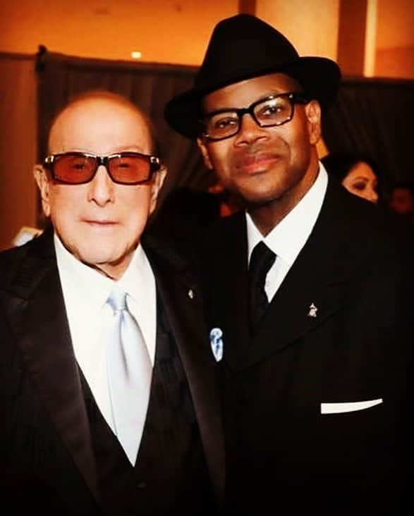 ジミー・ジャムさんのインスタグラム写真 - (ジミー・ジャムInstagram)「If you missed it this morning check out my conversation with the legendary @clivejdavis it’s starting now at 8pm East/5p West on the Jimmy Jam Show. @siriusxmvolume SiriusXM Volume Channel 106. Clive opens up for the first time on his feelings about the @whitneyhouston docs, how he earned his songwriting credit on a number one smash, and his enormous love and pride in putting together the @recordingacademy tribute to @arethasings on @cbstv #jimmyjam #jimmyjamshow #clivedavis #siriusxm #siriusxmvolume #arethafranklin #whitneyhouston #airsupply #recordingacademy #grammys」3月15日 8時46分 - flytetymejam