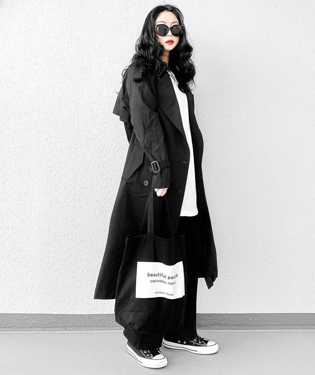lve_xxxxのインスタグラム：「.﻿ .﻿ 黒トレンチ🧥﻿ 今年は @dholic_official で捕獲﻿ ﻿ ☑︎ベルトSETコットントレンチコート﻿ t52537﻿ ﻿ #何枚持ってるかわからない ﻿ トレンチさん🧥 #トレンチ好き﻿ ﻿ 身長163㌢でこの着丈です💁🏻‍♀️﻿ トレンチお探しの方ご参考に迄に☺︎﻿ ﻿ －－－－－－－－－－－－－－－－－－﻿﻿﻿﻿﻿﻿﻿﻿﻿﻿﻿﻿﻿﻿﻿﻿﻿﻿﻿ ﻿﻿﻿﻿﻿﻿﻿﻿﻿﻿﻿﻿﻿﻿﻿﻿﻿﻿﻿ item詳細(ブランド・サイズ等)に﻿﻿﻿ 関しましては﻿﻿﻿﻿﻿﻿﻿﻿﻿﻿﻿【WEAR】を﻿﻿﻿ ご参照くださいませ🙇‍♀️♡﻿﻿﻿﻿﻿﻿﻿﻿﻿﻿﻿﻿﻿﻿ ﻿﻿﻿ プロフのURLより飛んで頂けます✈︎﻿﻿﻿﻿﻿﻿﻿﻿﻿﻿﻿﻿﻿﻿﻿﻿﻿ ﻿﻿﻿ －－－－－－－－－－－－－－－－－－﻿﻿﻿ ﻿﻿」