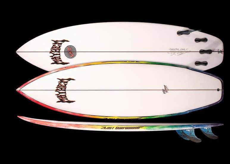 のインスタグラム：「...Lost Rad Ripper. Highlighted features include: Flat, stable deck, with steep, low apex, tucked soft rails. - Slight vee in nose (to free up the low rocker) into a shallow single concave, into a deep double concave vee, for both speed and control. - Wide, stable squash tail, glides across anything, and holds speed through turns, even in small summer  slop. - Forward thickness flow, with wedged "beak" nose, for drive and paddle-ability. #lostsurfboards #RadRipper 📷 @taylorclark_」