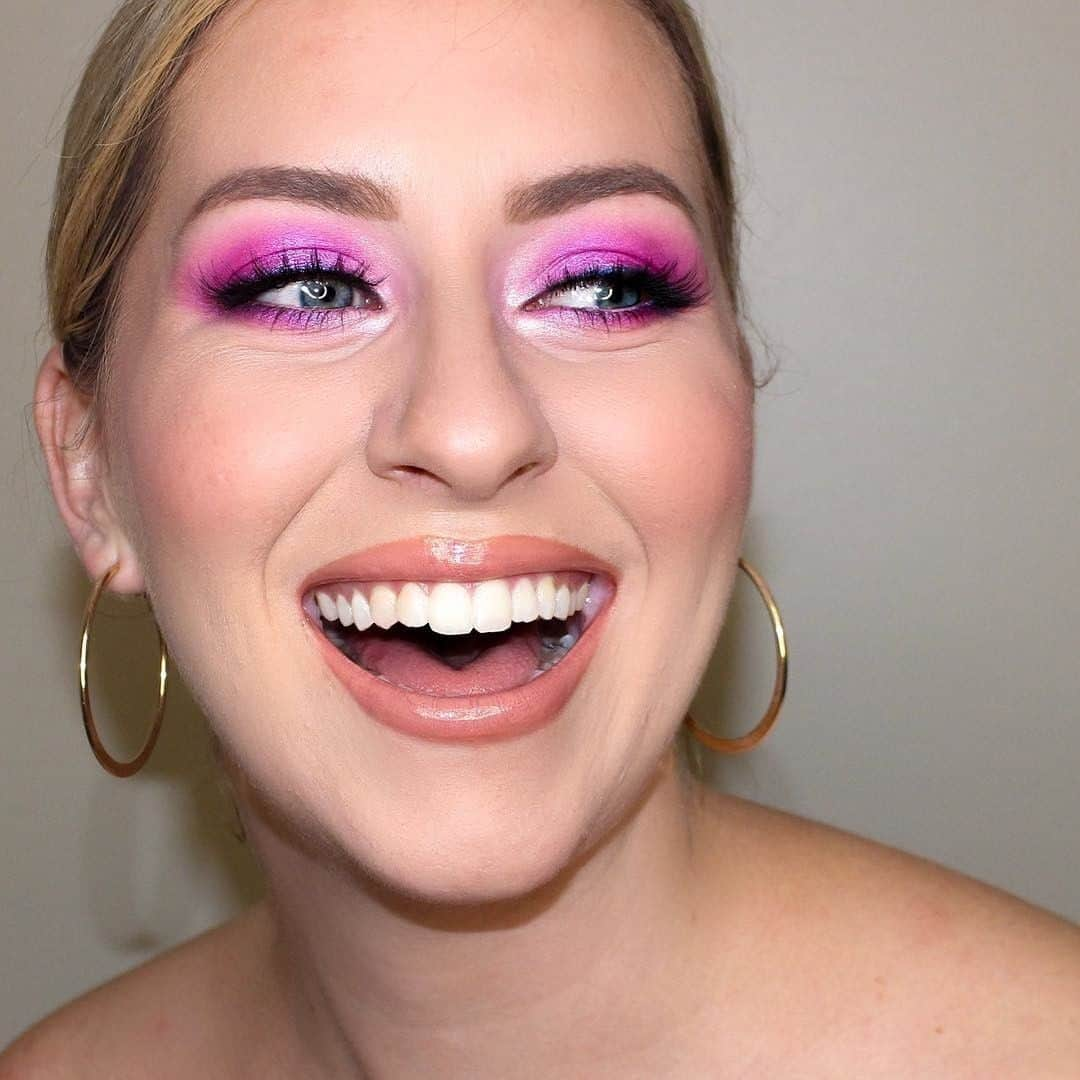 wet'n wild beautyさんのインスタグラム写真 - (wet'n wild beautyInstagram)「Our Makeup Locker 3-In-1 Sheer BB Cream, Highlighter & Corrector makes @briellehansen smile! 😬 Comment as many pink emojis as you can if you're lovin' her look!💕 💞 💓 💗 💖 💘 💝⠀⠀⠀⠀⠀⠀⠀⠀⠀ ⠀⠀⠀⠀⠀⠀⠀⠀⠀ #wetnwildbeauty #crueltyfree #makeup #beauty #vegan #veganbeauty」3月15日 9時15分 - wetnwildbeauty