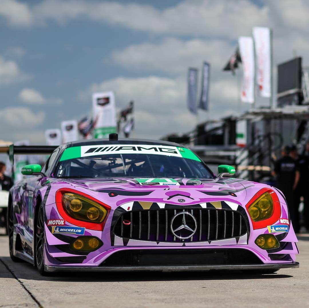 Mercedes AMGさんのインスタグラム写真 - (Mercedes AMGInstagram)「Let’s kick off the @imsa_racing Twelve Hours of Sebring! Two Mercedes-AMG GT3s compete in the 12-hour endurance classic at @sebringraceway on Saturday, 10.40 hrs local time. On Friday, 12.05 hrs local time, our Mercedes-AMG GT4s will fight for victory in the 2-hour race of the Michelin Pilot Challenge after today’s pole position. #MercedesAMG #MercedesAMGMotorsport #AMGGT3 #AMGGT4 #Mercedes #AMG #IMSA #IMSA50 #Sebring12 #IMPC #WeatherTechChampionship」3月15日 9時29分 - mercedesamg