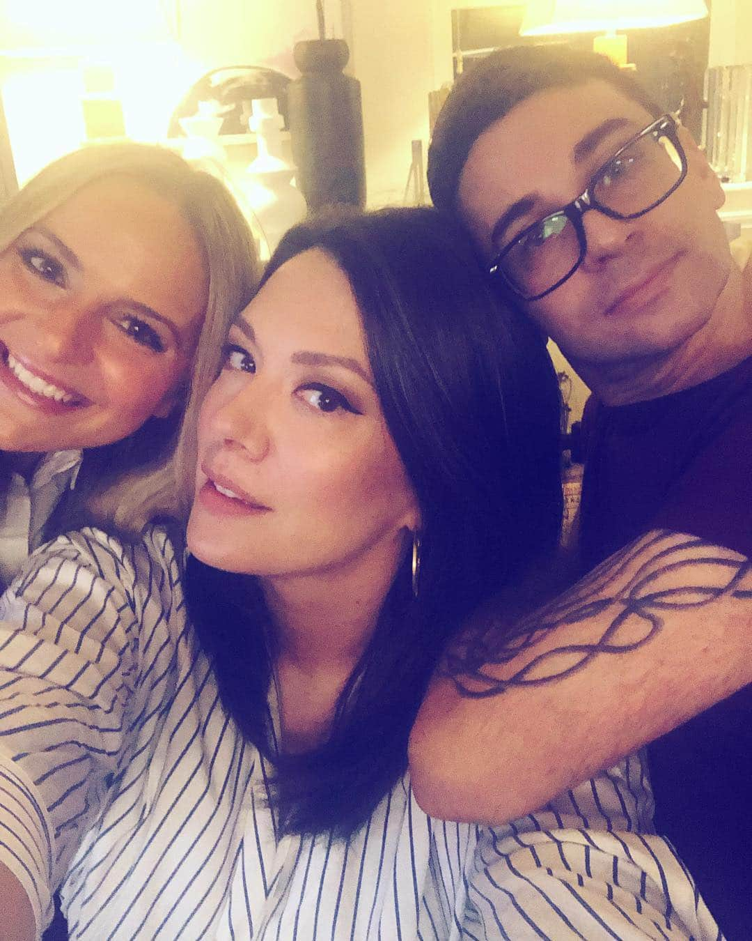 ミッチェル・コリンズさんのインスタグラム写真 - (ミッチェル・コリンズInstagram)「It’s a @projectrunwaybravo viewing party with its star @csiriano & my couchmate @jackiemiranne. So proud of you & your lil khakis Christian!!! Love u beeb ❤️」3月15日 9時54分 - michcoll