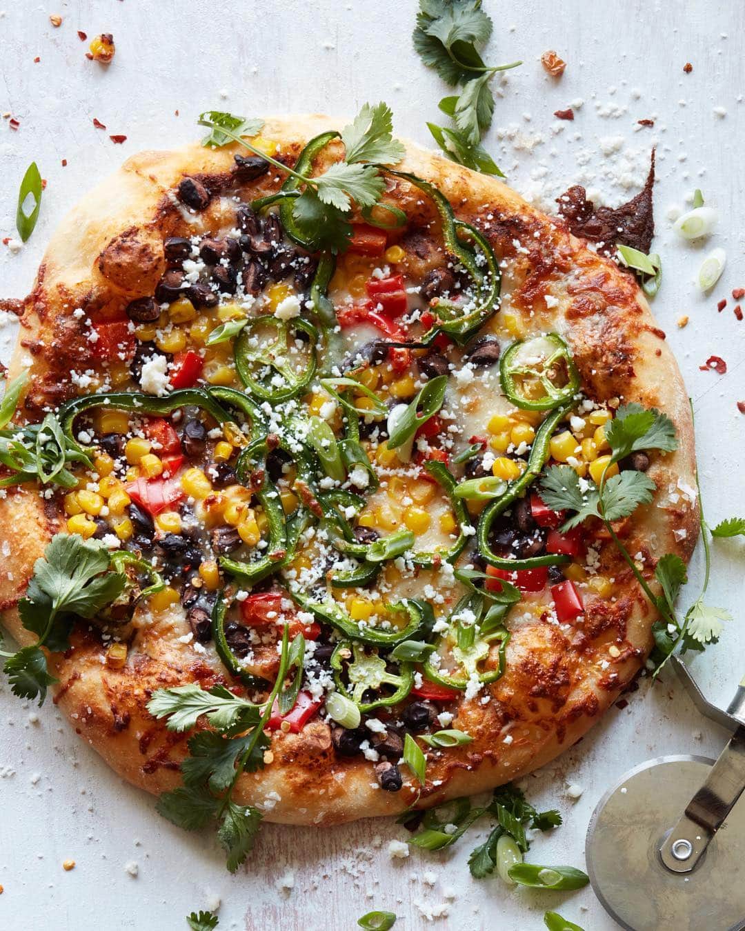 Gaby Dalkinさんのインスタグラム写真 - (Gaby DalkinInstagram)「Celebrating Pi day with my southwestern taco pizza. It’s really the only way to live 💁🏻‍♀️」3月15日 10時03分 - whatsgabycookin