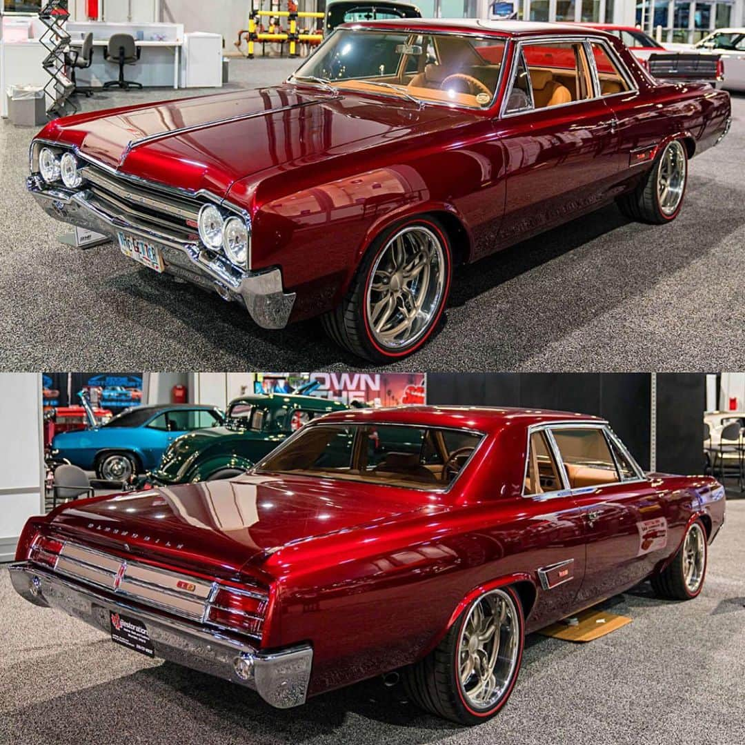 Classics Dailyさんのインスタグラム写真 - (Classics DailyInstagram)「‘65 Olds 442 on @BudnikWheels | This thing is clean!  _ 📸 @jh_restorations #classiccars #americanmuscle #musclecar #oldsmobile #442 #classic #budnikwheels」3月15日 10時19分 - classicsdaily