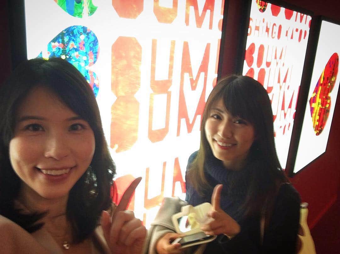 竹村優香のインスタグラム：「今日から始まる香取慎吾さんの日本初の個展「BOUM!BOUM!BOUM!」の内覧会に愛ちゃんと行ってきました❣️ 会場を回ると、香取さんの中をまるごと感じられたような不思議な気分になれます🐰 とにかくエネルギー量がすごい！ また会期中も見に行きたいなぁ❣️ #香取慎吾 さん  #boum3  #boumboumboum  #くろうさぎ 好き🐰 #グッズほしい」