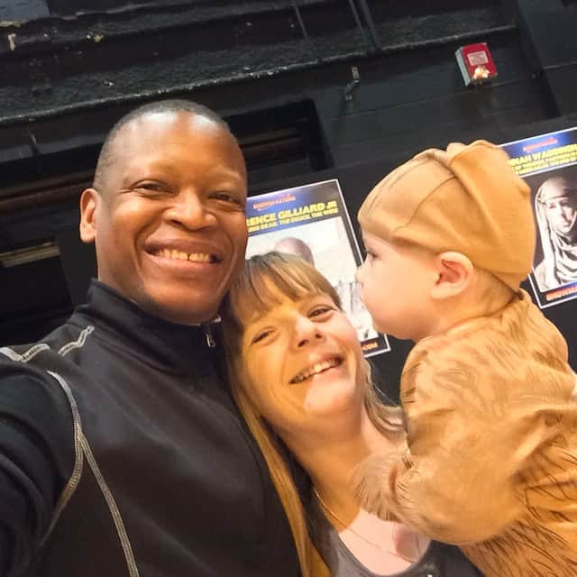 ラリー・ギリアード・Jrさんのインスタグラム写真 - (ラリー・ギリアード・JrInstagram)「Reunion with @boombagerty in Cardiff! Great seeing you again and meeting your little guy! So adorable!  #cardiffcomiccon #2019 #wales」3月15日 10時39分 - thereallgjr