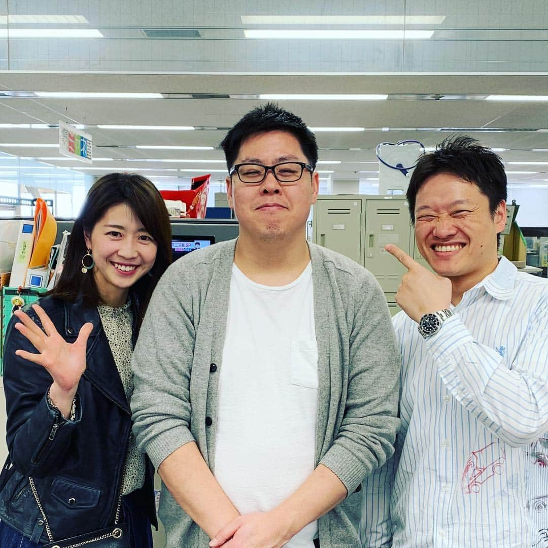 虎谷温子さんのインスタグラム写真 - (虎谷温子Instagram)「今週もす・またん！ありがとうございました！ このスリーショット…実は同期なんです！ 詳しくはブログ「虎谷温子のとらりんごR」(http://www.ytv.co.jp/blog/ana/toraringo_r/)に記載しておりますので、よろしかったらご一読ください🍎 #すまたん #同期3人 #金曜日の本番終わり #一番くたびれている時間…」3月15日 10時40分 - atsukotoraya.ytv