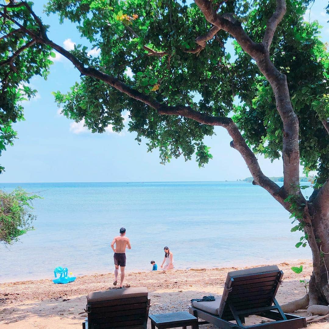 のインスタグラム：「Spending time with family is the greatest happiness for me...🙏 @themenjanganbali #themenjangan #lifestyleretreats」