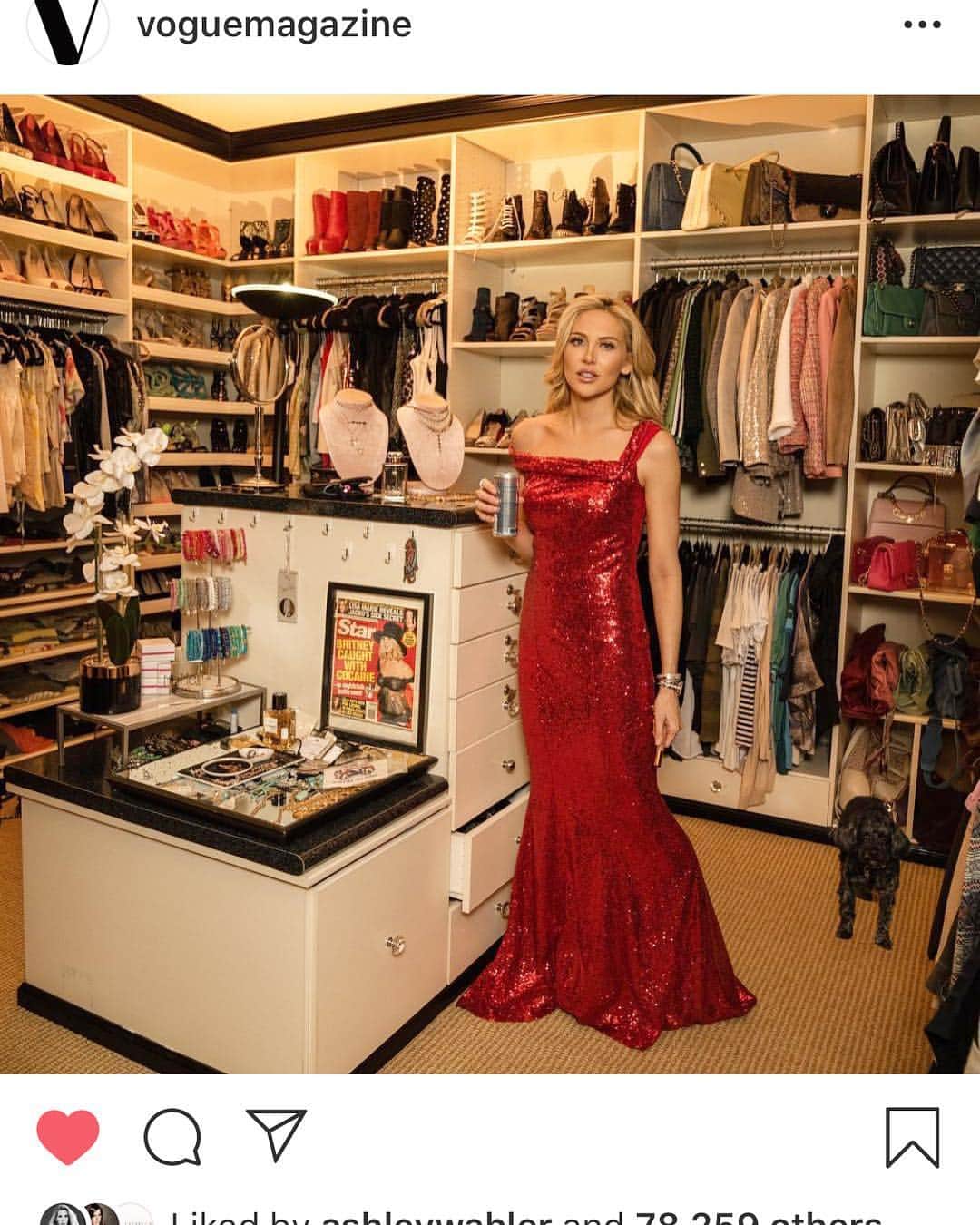 ステファニー・プラットのインスタグラム：「WTF?! VOGUE?!! Um I’m a week late seeing that I made @voguemagazine instagram!!!!! I’m DYING! And I’m wearing one of my own designs in my LA home!!!!! 🥳🤩🤗😳🙏🏼( Find this dress @goddivafashion #stephxgoddiva ) Literally I have been on this tech- free Hawaiian escape... BUT OMG WTF THIS IS NOT NORMAL!!! My younger self/ and adulthood self is freaking out! Thank you @voguemagazine for featuring me!!!! I’m still in disbelief wtf?! 😱😳😂 and yesssss I love my rap! #mobbdeep 🙌🏻🙌🏻🙌🏻🙌🏻」