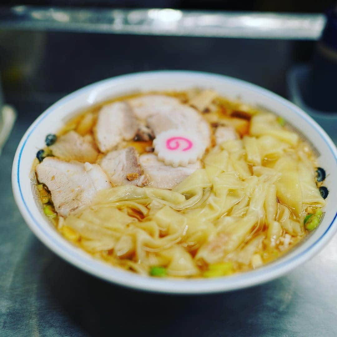 うどんが主食さんのインスタグラム写真 - (うどんが主食Instagram)「#うどんが主食 #中華そば #目黒 #ラーメン　#チャーシュー #煮干し #グルメ #醤油 #美味い #玉子 #東京 #パイウォーター #foodstagram #Japan #washoku #fashion #food #ramen #noodle #noodles #soup #amazing #good #nice #beauty #beautiful #fashion #nice #gourmet」3月15日 10時54分 - alwaysudon