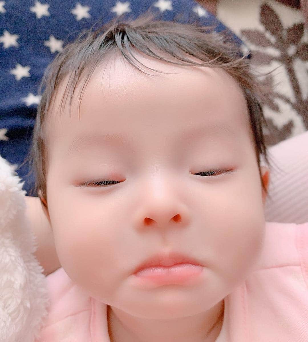 大知めぐみさんのインスタグラム写真 - (大知めぐみInstagram)「#結局 #泣く 笑 . かわいいなぁもう♡笑 . . . . . #ちび #かわいい #眉間のシワ #2018_autumn_baby部 #癒し #愛娘 #生後4ヶ月 #0歳 #0歳児ママ #ベビフル4ヶ月隊 #ママリ #コドモノ #赤ちゃん #赤ちゃんのいる生活 #初育児 #初育児奮闘中 #初出産 #新米ママ #新米ママと繋がりたい #2018_winter_baby部 #baby #japanesegirl #japanesebaby #女の子ベビー #女の子ママ #卒マタ#11月生まれの女の子」3月15日 10時57分 - megmeg0715