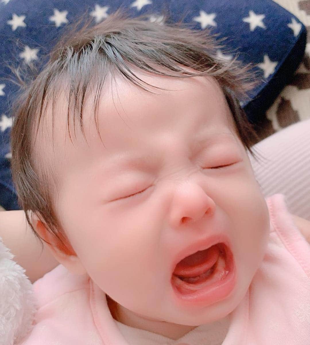 大知めぐみさんのインスタグラム写真 - (大知めぐみInstagram)「#結局 #泣く 笑 . かわいいなぁもう♡笑 . . . . . #ちび #かわいい #眉間のシワ #2018_autumn_baby部 #癒し #愛娘 #生後4ヶ月 #0歳 #0歳児ママ #ベビフル4ヶ月隊 #ママリ #コドモノ #赤ちゃん #赤ちゃんのいる生活 #初育児 #初育児奮闘中 #初出産 #新米ママ #新米ママと繋がりたい #2018_winter_baby部 #baby #japanesegirl #japanesebaby #女の子ベビー #女の子ママ #卒マタ#11月生まれの女の子」3月15日 10時57分 - megmeg0715