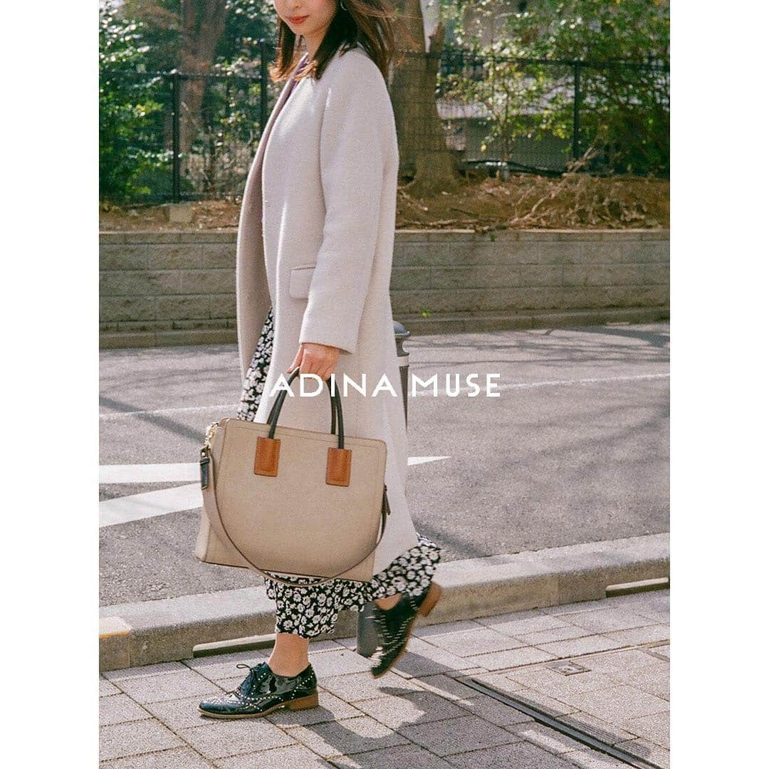 ルミネ有楽町さんのインスタグラム写真 - (ルミネ有楽町Instagram)「【LUMINE1/2F ADINA MUSE】 ・ -19SS NEW COLLECTION- ・　 働く女性のために作られた、A4ファイル対応の通勤バッグ。ショルダーベルトを取り外せる2WAY仕様です。 ・ シーンを選ばないクラシカルな佇まいと、使い易さを追求した機能性を両立した、春のお仕事テンションがぐっと高まるバッグです。 ・ #adinamuse #アディナミューズ #アディナ #bag #バッグ #baglover #fashionlover #bagstagram #fashion #instafashion #outfits #bagaddict #lumine #ルミネ #lumineyurakucho #ルミネ有楽町 #19ss #19sscollection #春コーデ #springfashion #A4バッグ #通勤バッグ #ショルダーバッグ #仕事バッグ #フィルム写真」3月15日 11時17分 - lumine_yurakucho