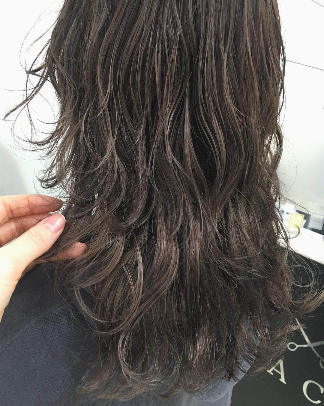 橘二葉さんのインスタグラム写真 - (橘二葉Instagram)「美容院に行ってきたよ💇‍♀️💕 今回も可愛いカラー🥰 まなみさんいつもありがとうございます💋 ・ ・ #美容院 #hair #haircolor #hairstyles  #shachu」3月15日 11時44分 - futaba_tachibana_tpd