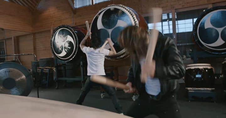 山下歩のインスタグラム：「日本エンターテイメントを代表するDRUM TAOさんのYouTube、第1弾の動画が公開されました！企画から楽曲ディレクション、撮影から編集までやってます！（全部やん・・。笑）めっちゃめちゃカッコいいのでぜひぜひ見てください！若いメンバーたちの勢いがはんっぱない！本編は僕のストーリーからどうぞ！」