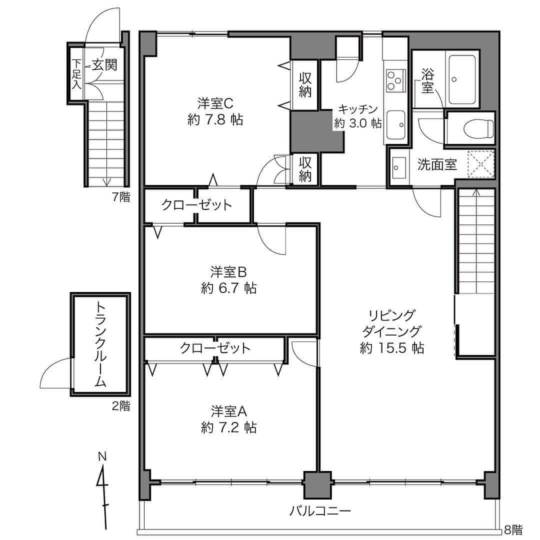 カウカモ ｜『一点もの』の住まいに出会おうさんのインスタグラム写真 - (カウカモ ｜『一点もの』の住まいに出会おうInstagram)「『追憶に浸る』 日本に数多くのモダニズム建築を残した、アントニン・レーモンド氏。 ここは彼の在日本時代に建てられた、 数少ない建物。階段を上がると、南北の窓からの風がそよいだ。昭和・平成を駆け抜けた年月と、その先に思いを馳せる。彼も、同じケヤキを眺めていたのだろうか。 . 牛込柳町駅 / 3LDK / 97.68㎡ . . --------------- ▶︎バーチャル内見ができるカモ？この物件の詳細はプロフィールのリンクから【 追憶に浸る 】をチェック！→@cowcamo --------------- . #cowcamo #カウカモ . #住まい#暮らし#マイホーム#リビング#ダイニング#キッチン#リノベ#リノベーション#リノベーションマンション#中古マンション#マンション暮らし#ライフスタイル#シンプルライフ#インテリア#インテリアデザイン#インテリアコーディネート#インテリア雑貨#インテリア好きな人と繋がりたい#物件探し#内装 #大きな窓#ナチュラルモダン#木のぬくもり#木目調#シンプルな暮らし#リビングダイニング#アクセントウォール#広いリビング」3月15日 21時18分 - cowcamo