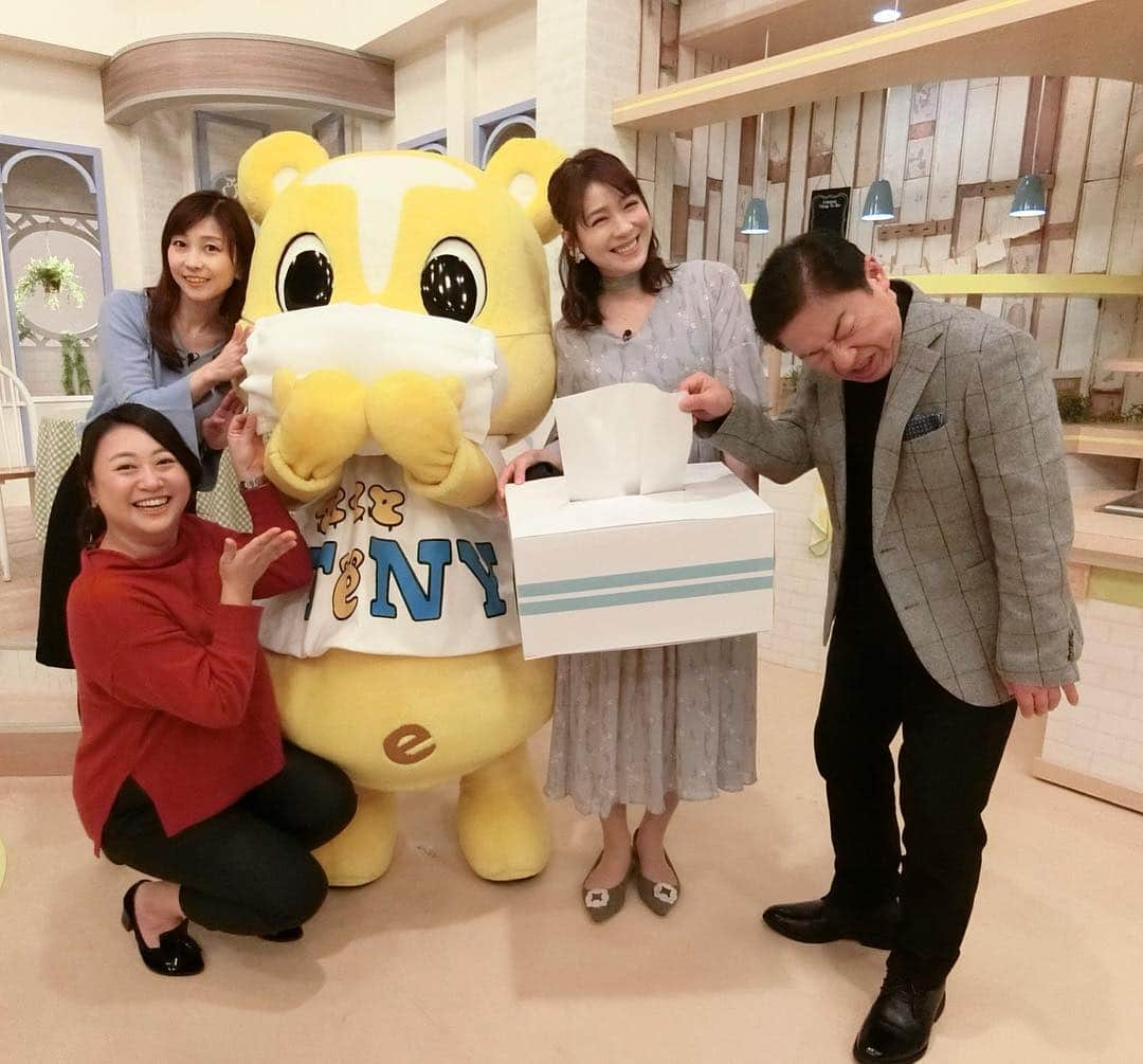 相沢まきさんのインスタグラム写真 - (相沢まきInstagram)「地元新潟にて生放送📺🙏 実家でゆっくり食事&お風呂を済ませ、既にベッドイン🛌 充実した1日に感謝です✨  #teny #新潟一番 #生放送 #新潟」3月15日 21時25分 - maki_aizawa0414