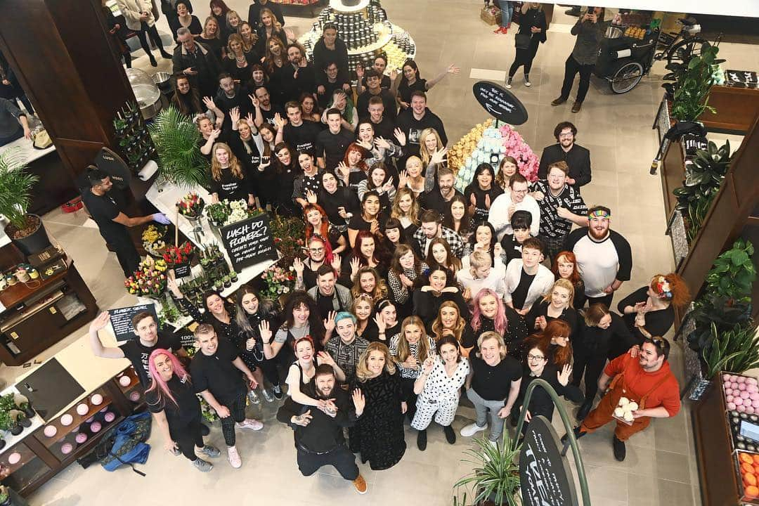 ラッシュのインスタグラム：「The biggest Lush shop in the world has just opened its doors! Join us at @lushliverpoolspa to discover more from the brand new concept shop.  You may spot one or two of the brand new 300+ products too. #LushLiverpool #LushCosmetics」