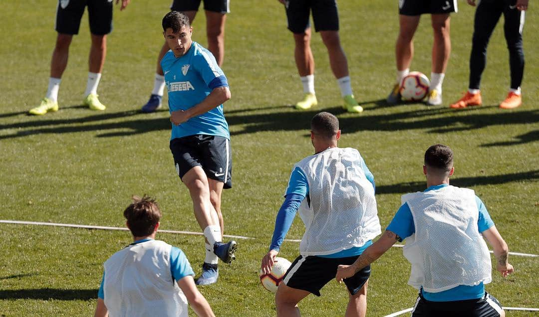 マラガCFさんのインスタグラム写真 - (マラガCFInstagram)「#FelizViernes 💪⚽️」3月15日 21時33分 - malagacf