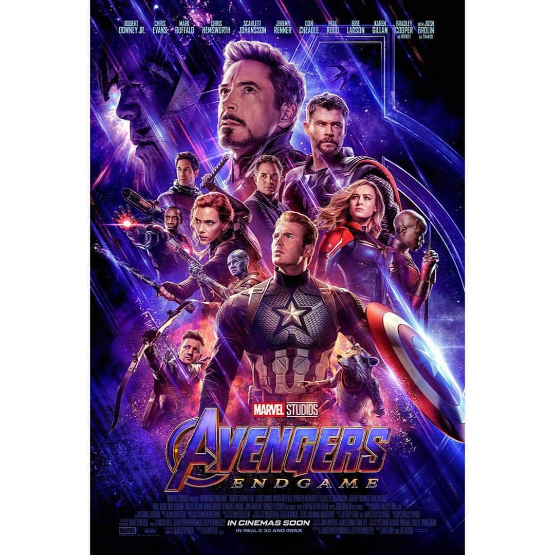 Filmarksさんのインスタグラム写真 - (FilmarksInstagram)「＼☄️ポスター解禁☄️／﻿ 東京が舞台？！　﻿ 最後にして史上最大の大逆転劇が動き出す﻿ ﻿ 『アベンジャーズ　エンドゲーム』（2019年製作）﻿ 原題：Avengers: Endgame﻿ ・﻿ 上映日：2019年4月26日／製作国：アメリカ﻿ ・﻿ あらすじ：最強を超える敵“サノス“によって、アベンジャーズのメンバーを含む全宇宙の生命の半分が一瞬で滅ぼされてしまった…。残されたアイアンマンをはじめとするヒーローたちはもう一度集結し、サノスに立ち向かうため、そして世界を救うために最後にして史上最大の戦いに挑む──。﻿ ・﻿ #Avengers﻿ ┈┈┈┈┈┈┈┈┈┈┈┈┈┈┈﻿ #RobertDowneyJr.﻿ #BrieLarson﻿ #ScarlettJohansson﻿ #JoshBrolin﻿ #ChrisHemsworth﻿ #KarenGillan﻿ #ChrisEvans﻿ ﻿ 気になる豪華キャストは #Filmarks からチェック⚡️﻿ ┈┈┈┈┈┈┈┈┈┈┈┈┈┈┈﻿ #movie #cinema #映画部 #映画好き #映画鑑賞 #映画好きな人と繋がりたい﻿ ・﻿ ・﻿ ©2019 MARVEL」3月15日 21時54分 - filmarks_official