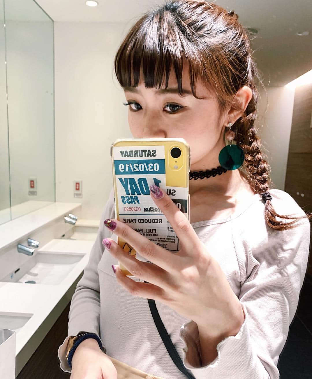 のインスタグラム：「卒業式近いし @dot1101_nagoya でまつげ足し🥳 駅近で安くて、わたし的にマツエクの時病院のベッドみたいなのだと首痛すぎて多動症になるけど、ここはソファういーん系なので爆睡2時間コース Cカール160本㊗️こんなにつけたの久々  #マツエク#名古屋マツエク#栄マツエク#錦マツエク#ボリュームラッシュ#DOT1101名古屋#pr#コラボベース」