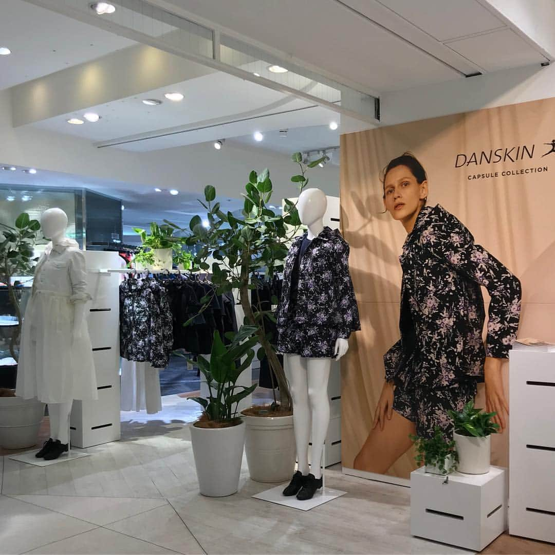 DANSKIN Japanさんのインスタグラム写真 - (DANSKIN JapanInstagram)「. CAPSULE COLLECTION POP UP SHOP . 3月15日（金）〜 3月26日（火) 西武池袋本店 3階（中央A6） . #danskin #danskinjapan #ダンスキン#nyc #ny #ballet#バレエ#yoga#workout #activewear #activecomfort#tulleassecondskin」3月15日 22時06分 - danskin_japan