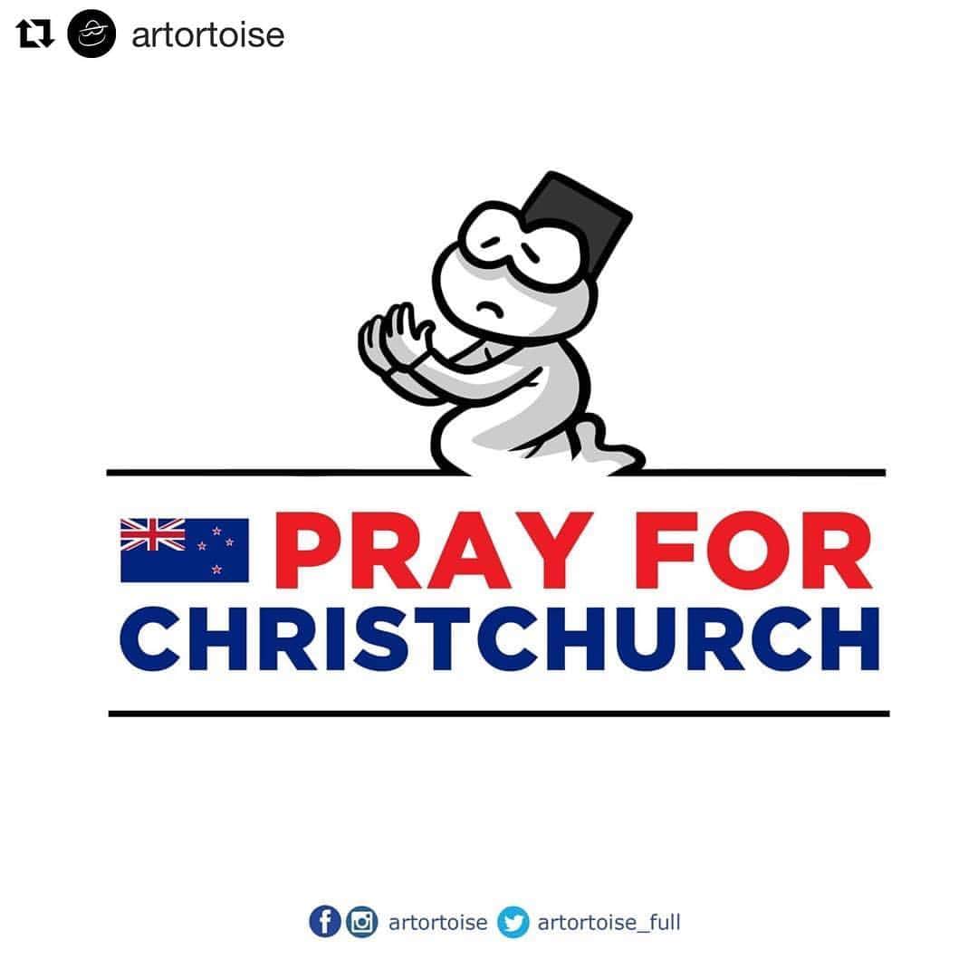Koleksi Komik Malaysiaさんのインスタグラム写真 - (Koleksi Komik MalaysiaInstagram)「#Repost @artortoise with @get_repost ・・・ Our deepest condolences, thoughts and prayers to all the victims and those that are affected by the tragedy.  #PrayForChristchurch #ArtortoiseMY #digitalcaricature #DigitalComicByArtortoise #artworkByArtortoise #DigitalIllustrationByArtortoise #prayfornewzealand」3月15日 22時05分 - tokkmungg_exclusive