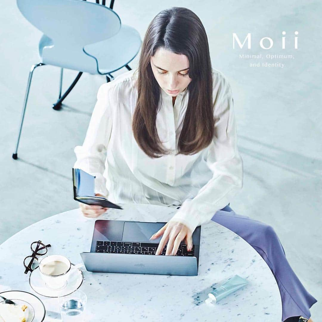 Moii／モイさんのインスタグラム写真 - (Moii／モイInstagram)「＼　新製品発売記念キャンペーン　／﻿ ――――――――――――――――――﻿ 【Moii water & mist debut Campaign】﻿ ――――――――――――――――――﻿ ﻿ モイ ウォーター&ミストの発売を記念して、﻿ 選べるモイ現品プレゼントキャンペーンを開催中！﻿ みなさまのご参加、お待ちしております☺︎﻿ ﻿ 詳細は下記、または右方向へスライド▶︎▶︎▶︎﻿ ﻿ ・・・・・・・・・・・・・・・・・・﻿ ﻿ ◇概要◇﻿ 「わたしが好きなモイ」をテーマに﻿ いちばん"モイらしい"と感じる﻿ 好きな写真をひとつ選んで﻿ Instagramに投稿してください。﻿ 抽選で20名の方に選べるモイ現品を﻿ プレゼントいたします！﻿ ﻿ ◇開催期間◇﻿ 2019.3.8.Fri - 5.31.Fri﻿ ﻿ ◇参加方法◇﻿ 1.モイ公式アカウント（@moii_lebel）をフォロー﻿ 2.指定のモイビジュアル（6種）の中から﻿ ひとつを選んでスクリーンショット﻿ *指定ビジュアルは、この投稿の﻿ 5～10枚目よりお選びください﻿ 3.ハッシュタグ3つをつけて投稿﻿ *投稿の際はぜひ、@moii_lebelのタグ付けをお願いします。﻿ ﻿ ◇当選者発表◇﻿ ・抽選のうえ、ご当選者の方へのみInstagramのダイレクトメッセージでご連絡させていただきます。﻿ ・ご当選者には商品発送および本人確認の為、発送先登録フォームにお名前、ご住所、お電話番号、Instagramアカウント名等のご登録をしていただきます。﻿ ﻿ 【注意事項】﻿ ※アカウントを非公開に設定している場合は、選考対象外となります。﻿ ※モイ公式アカウントのフォロワー様、かつ国内にお住まいの方限定となります。﻿ ※ダイレクトメッセージを受信していただけない場合や、期限内にお届け先情報をご入力いただけない場合、当選は無効となります。﻿ ﻿ ――――――――――――――――――﻿ －Information－﻿ ルベルキャンペーンアカウント﻿ @cp_lebel では、ルベルブランドの﻿ キャンペーン情報を発信中！﻿ ――――――――――――――――――﻿ ﻿ ﻿ #わたしが好きなモイ #Moii #モイ﻿ #lebel  #ルベル﻿ #プレゼント企画﻿ #モイウォーター #モイミスト #モイオイル #モイバーム #モイクリーム﻿ #サロン専売品 #サロンモデル #サロンスタイル﻿ #ヘアスタイル #ヘアセット #ヘアアレンジ #ヘアスタイリング #スタイリング #スタイリング剤 #ヘアトリートメント #ナチュラルコスメ #ヘアミスト #ヘアスプレー #フレグランスミスト #ヘアフレグランス #自然由来 #ヘアサロン #美容室 #タカラベルモント」3月15日 22時06分 - moii_lebel