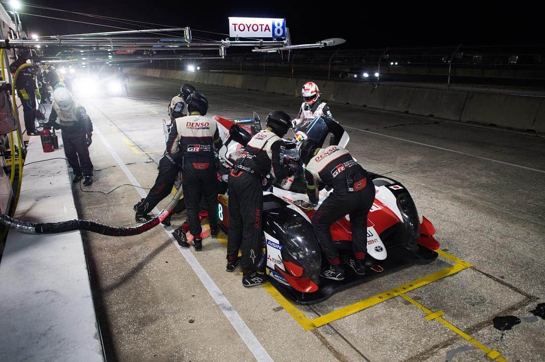 セバスチャン・ブエミさんのインスタグラム写真 - (セバスチャン・ブエミInstagram)「#1000MSebring Pole position here in Sebring! Let’s do this 🚀🔥 you can watch the race directly on the WEC app」3月15日 22時06分 - sebastien_buemi