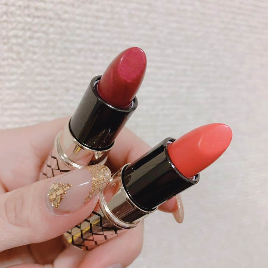 サキ吉さんのインスタグラム写真 - (サキ吉Instagram)「マキアージュさんから頂いた新発売のルージュミニ💄✨ 小さくて可愛い💕 持ち運びにもかさばらないのが◎！ 全10色のカラバリなんだけど、mix塗りするのがおすすめ🥰 この日はコーラルオレンジとブラウンレッドでシックに大人っぽく❤️ 透明感のある発色で伸びも良いよ✨ YouTubeでもレビューしてみようかな😌 試してみてね💋 ． #maquillage #マキアージュ #ルージュミニ #ルージュ #口紅 #リップ  #コスメ  #新作コスメ  #mix塗り  #maquillage_pr @maquillage_jp」3月15日 22時11分 - sakikichi1201