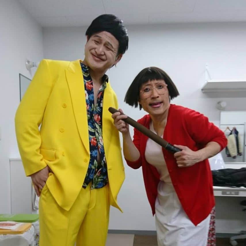 のインスタグラム：「本日はすっちーさんと新喜劇EXPOの記者会見だった💓 乳首ドリルプリーズ💑 すっちーさんに全てを受け止めてもらった😻  #よしもと新喜劇  #よしもと新喜劇EXPO #すっちー 様 #吉田裕 様 #全く似なかった💓」