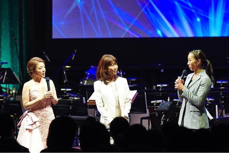野口啓代のインスタグラム：「3月12日 オリンピック500日前に三井不動産が主催する”オリンピックコンサート”にゲストアスリートとして出演しました🙂❣️* * オリンピックの映像を見ながら、生オーケストラと平原綾香さんの”Jupiter” の生歌には本当に感動しました🎤🎺🎹✨高橋尚子さんからもリアルなオリンピックのお話を聞かせて頂きました🏃‍♂️🥇* * “オリンピックは世界をひとつにする魔法”🧚🏻‍♀️✨ * * 素敵過ぎる〜🌍🤝 いつか自分もこの映像に出たい‼️と強く思いました😭❤️ いつも素晴らしい機会を与えてくれる三井不動産のみなさんに感謝です🙏🏻✨* * * #三井不動産 #オリンピックコンサート #500daystogo」